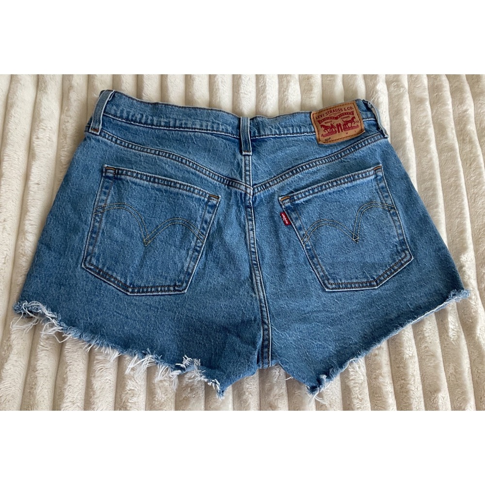 Levis 501 Original High Rise Cut Off Denim Shorts‎ Medium Wash Blue Womens 32